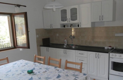 Gdinj Apartment | Homerez - Cozy Apartment in Gdinj, 70 m² + Garden