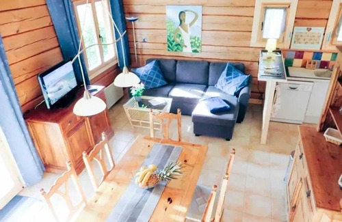 Sarlat-la-Caneda Ski Chalet | Homerez - Cozy Chalet in Sarlat-la-Canéda with Shared Pool