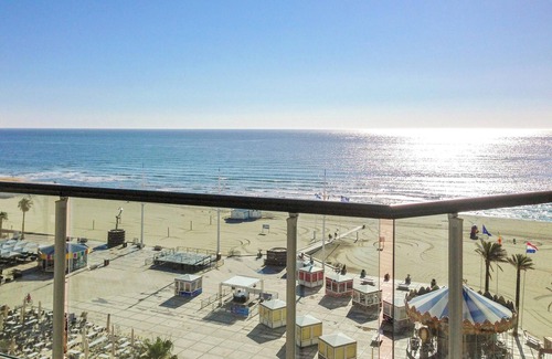 Mediterranee Apartment | Homerez - Flat in Canet-en-Roussillon, Sea View