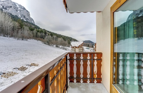 Thollon-les-Memises Apartment | Homerez - Flat in Thollon-les-Mémises.