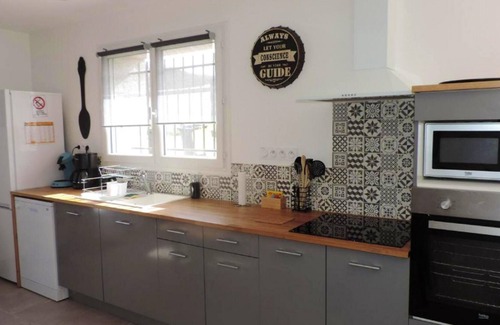 Saint-Pierre-de-Clairac House | Homerez - House for 7 ppl. with swimming-pool at Saint-Pierre-de-Clairac