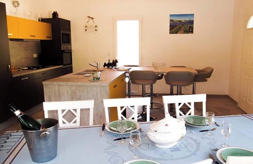 La Roche-sur-le-Buis House | Homerez - House, La Roche-sur-le-Buis.