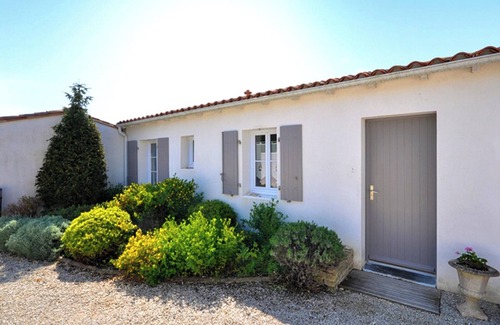 Le Bois-Plage-en-Re House | Homerez - House in Le Bois-Plage-en-Ré