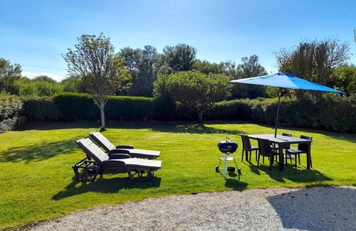 Plounevez-Lochrist House | Homerez - House 800 m away from the beach for 4 ppl. at Plounévez-Lochrist