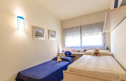 Tamarit House | Homerez - House 500 m away from the beach for 6 ppl. with shared pool and garden