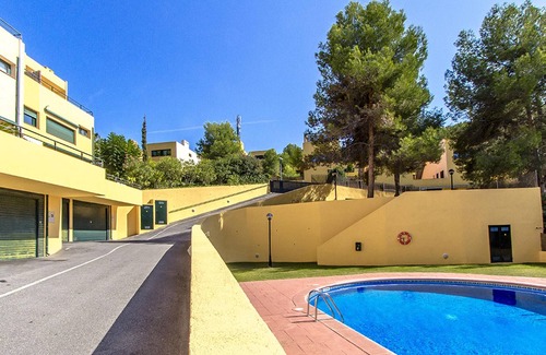 Tamarit House | Homerez - House 500 m away from the beach for 6 ppl. with shared pool and garden