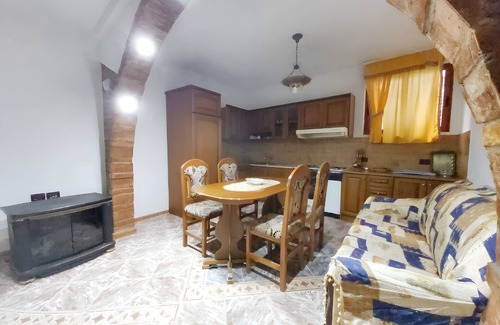 Berat House | Homerez - House in Berat with parking.