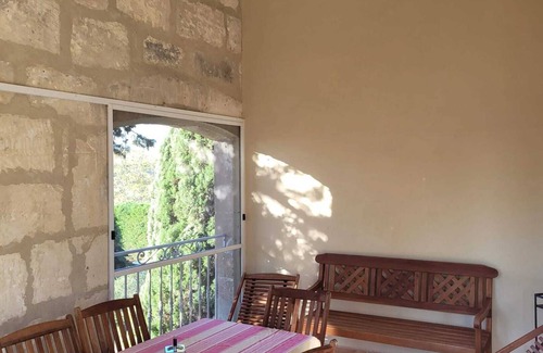 Albaron Apartment | Homerez - Lovely 85 m² Apartment in Arles with Pool
