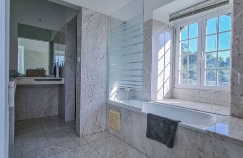 Sintra Ski Chalet | Homerez - Luxurious Chalet in Alcabideche with Private Pool