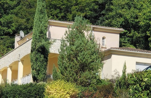Perigueux Villa | Homerez - Luxurious Villa Périgueux, Private Pool