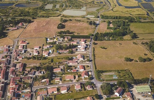 Les Moutiers-en-Retz House | Homerez - Nice house with garden and terrace & Wifi
