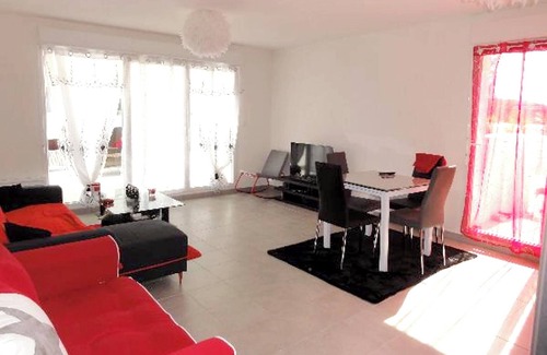 Saint-Assiscle Apartment | Homerez - Nice apartement 12 km away from the beach for 6 ppl. at Perpignan