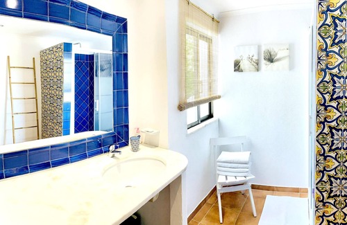 Vale de Covo Apartment | Homerez - Nice apartment for 4 ppl. with shared pool and sea view at Carvoeiro