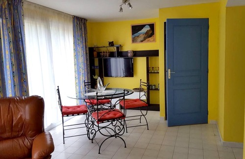 Annot Apartment | Homerez - Nice appartement for 6 ppl. with garden and terrace at Annot