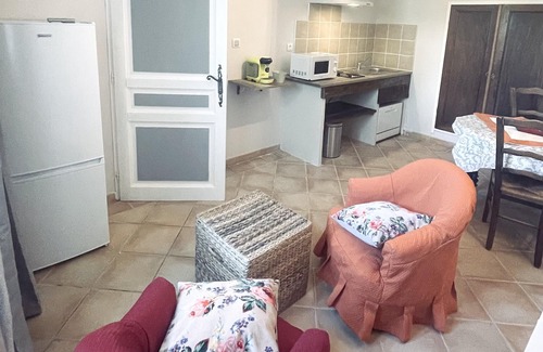 Violes Apartment | Homerez - Nice appartement for 2 ppl. with shared pool at Violes