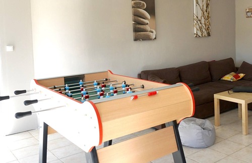 Simiane-la-Rotonde House | Homerez - Nice house for 4 ppl. with shared pool, sauna, jacuzzi and terrace