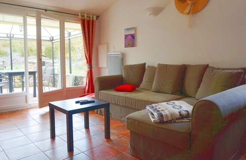 Simiane-la-Rotonde House | Homerez - Nice house for 4 ppl. with shared pool, sauna, jacuzzi and terrace