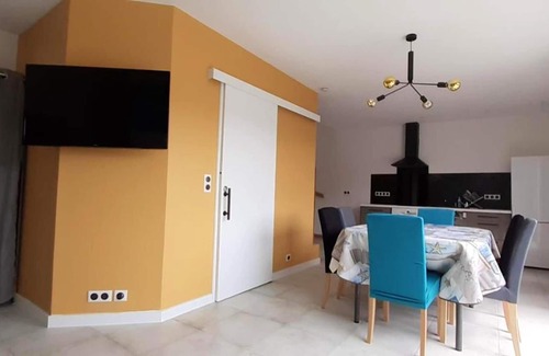 Marsillargues House | Homerez - Nice house with garden and terrace & Wifi