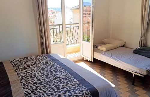 Saint-Sylvestre House | Homerez - Nice house for 7 ppl. with garden, terrace and balcony at Nice
