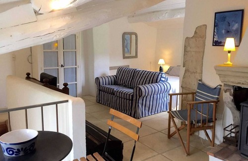 Valaurie House | Homerez - Nice house for 2 ppl. with shared pool, garden and terrace at Valaurie