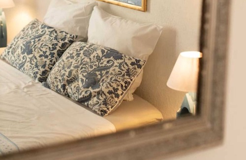 Valaurie House | Homerez - Nice house for 2 ppl. with shared pool, garden and terrace at Valaurie