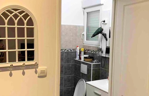 Montmuzard Apartment | Homerez - Nice studio for 3 ppl. with garden and terrace at Dijon