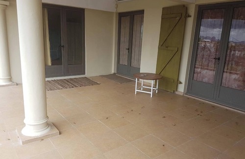 Vacoas-Phoenix Apartment | Homerez - Spacious apartment in Curepipe - 150 sqm with balcony