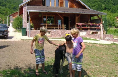 Bihac House | Homerez - Spacious House in Lohovo with Terrace