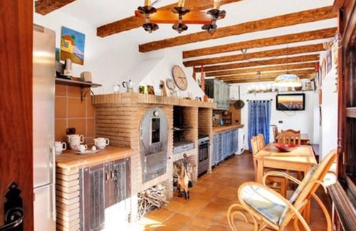 Cruz Santa Villa | Homerez - Spacious villa with sea view and balcony