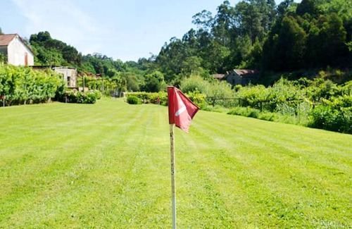 Parada de Todeia Villa | Homerez - Spacious villa for 8 ppl. with swimming-pool at Parada