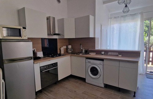 Cuges-les-Pins Apartment | Homerez - Studio, Cuges-les-Pins