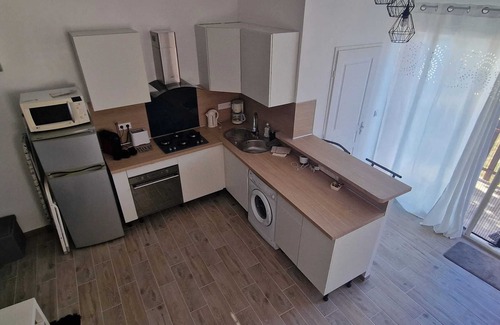 Cuges-les-Pins Apartment | Homerez - Studio, Cuges-les-Pins