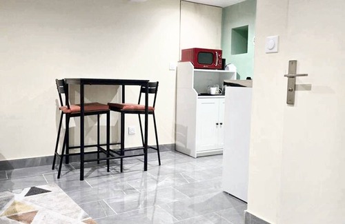 Noisy-le-Sec Apartment | Homerez - Studio, Noisy-le-Sec