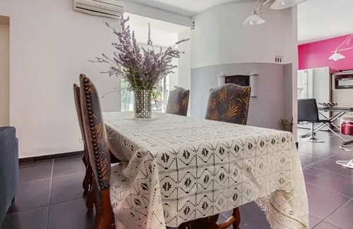 Morieres-les-Avignon Villa | Homerez - Villa in Morières-lès-Avignon