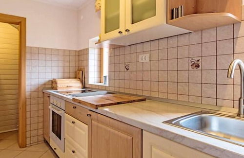 Gornje Dubrave Villa | Homerez - Villa for 8 ppl. with swimming-pool, sauna, jacuzzi, spa and terrace