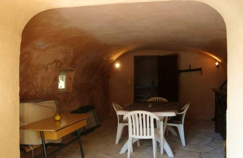 Saint-Michel-l'Observatoire Villa | Homerez - Villa for 5 ppl. with swimming-pool, garden and terrace at Dauphin