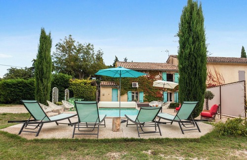 Beaumes-de-Venise Villa | Homerez - Villa in Beaumes-de-Venise