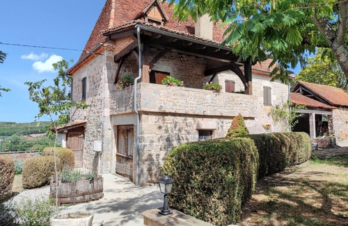 Mayrinhac-Lentour Villa | Homerez - Villa in Mayrinhac-Lentour