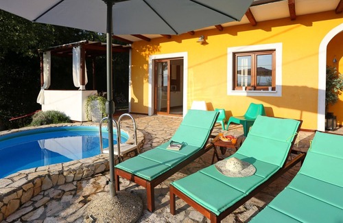 Ripenda Verbanci Villa | Homerez - Villa 3 km from the beach for 6 pers. with pool in Ripenda Verbanci
