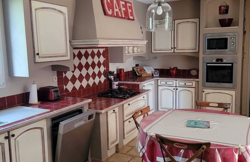 Albaron Villa | Homerez - Villa in Arles with Private Pool.