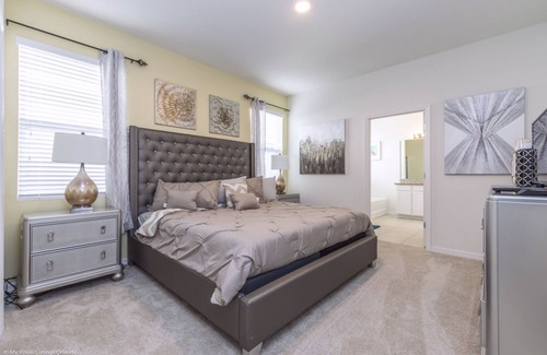 Historic Downtown Kissimmee House | Homes4uu Vacation Homes Orlando