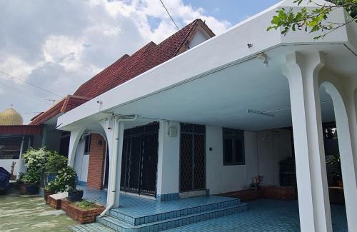 Taman Anggerik House | Homestay 22 Islamic