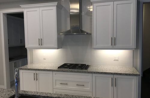 Aurora House | Homestay Accommodation - Aurora, ON