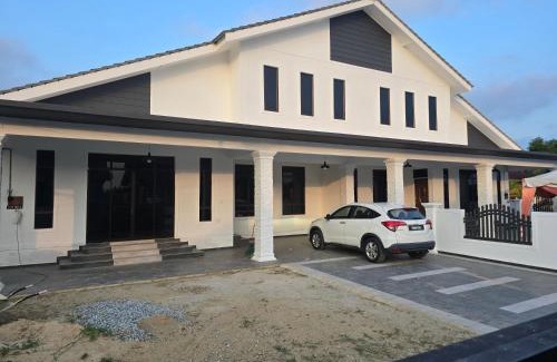 Kota Bharu House | Homestay AH Binjai Islamic Only