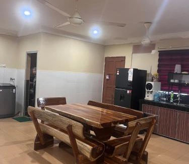 Kampung Rawa House | Homestay Burn Jati