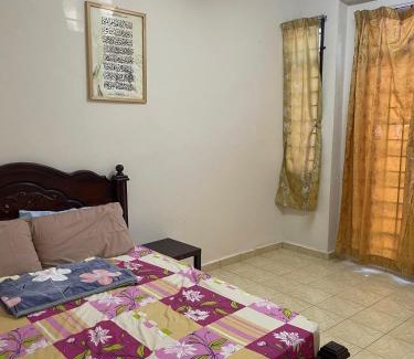 Batu Buruk House | Homestay Hanan