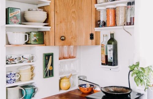 Dorchester House | HomeStay in Boston Near Train Station