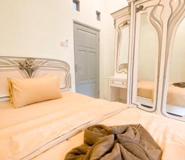 Gedongkiwo Villa | Homestay Kamar Tamu Gedongkiwo