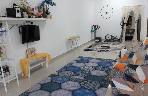 Tanjung Piandang Apartment | Homestay Keluarga Haji Karim Rumah A