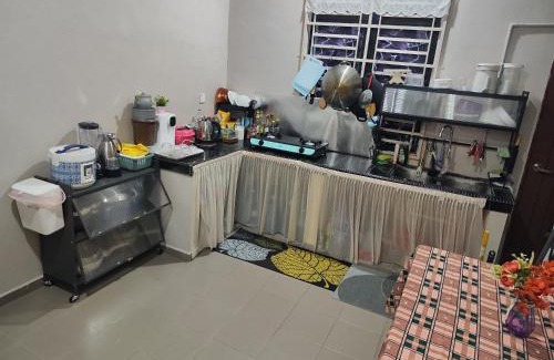 Taman Sri Cempaka House | Homestay Norzul